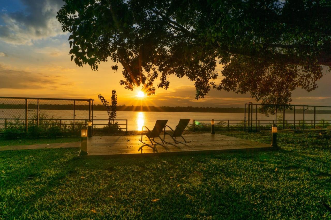 Bo Tree Cottage On The River Мукдахан Экстерьер фото